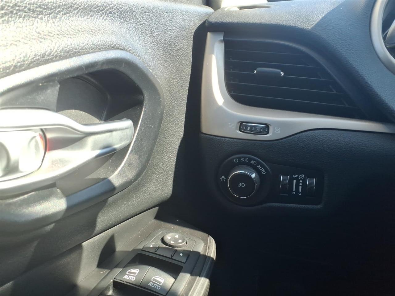 Jeep Cherokee FWD 4dr Limited 2015