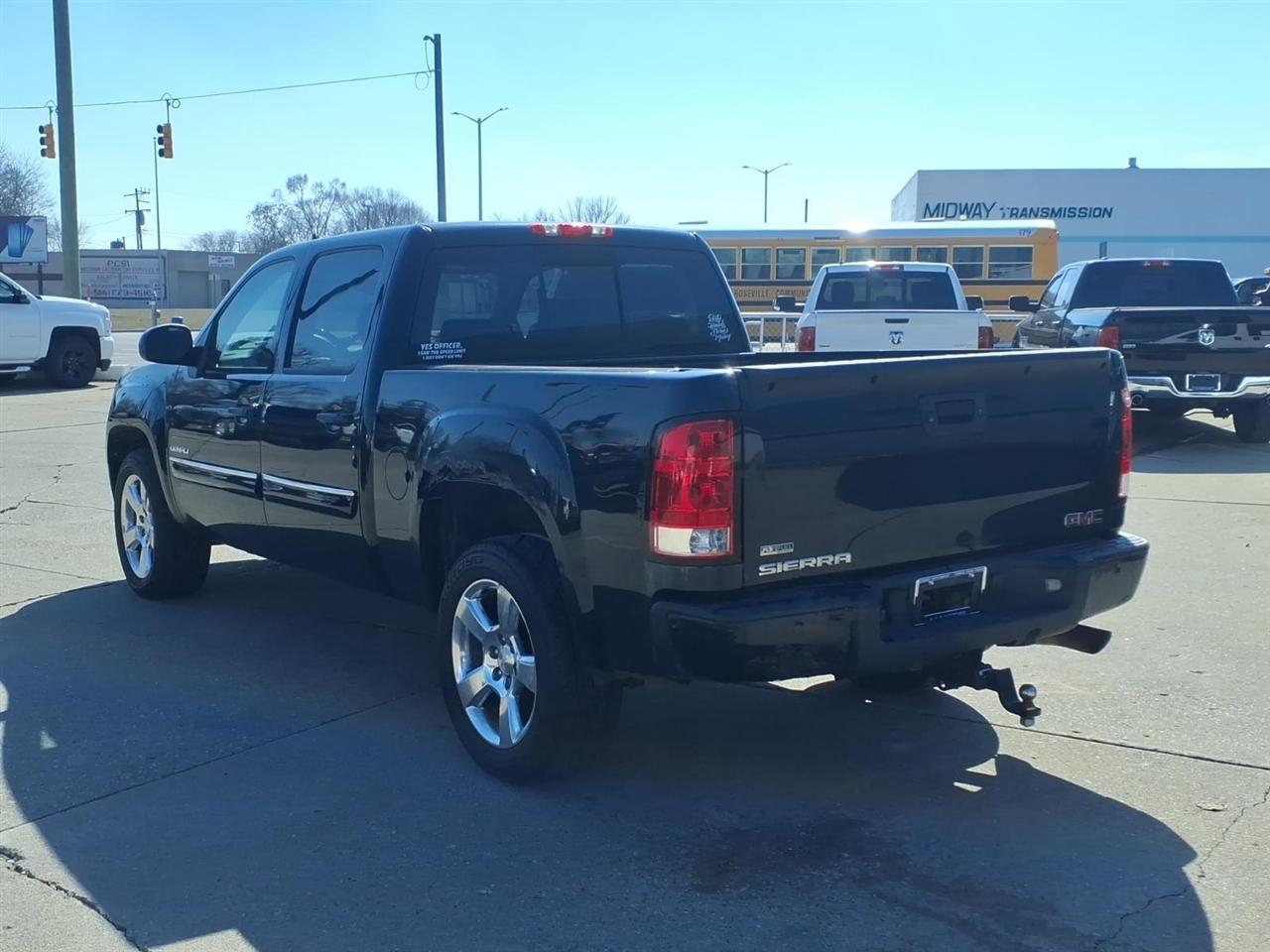 GMC Sierra 1500 AWD Crew Cab 143.5" Denali 2011