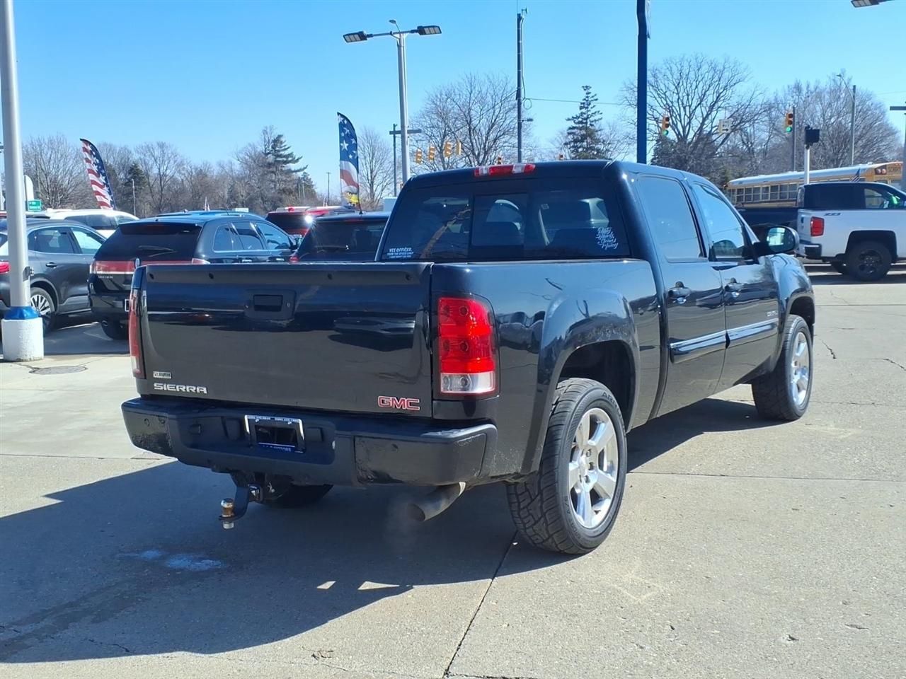 GMC Sierra 1500 AWD Crew Cab 143.5" Denali 2011