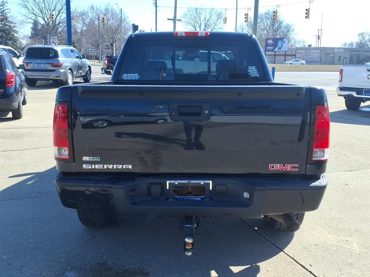 GMC Sierra 1500 AWD Crew Cab 143.5" Denali 2011