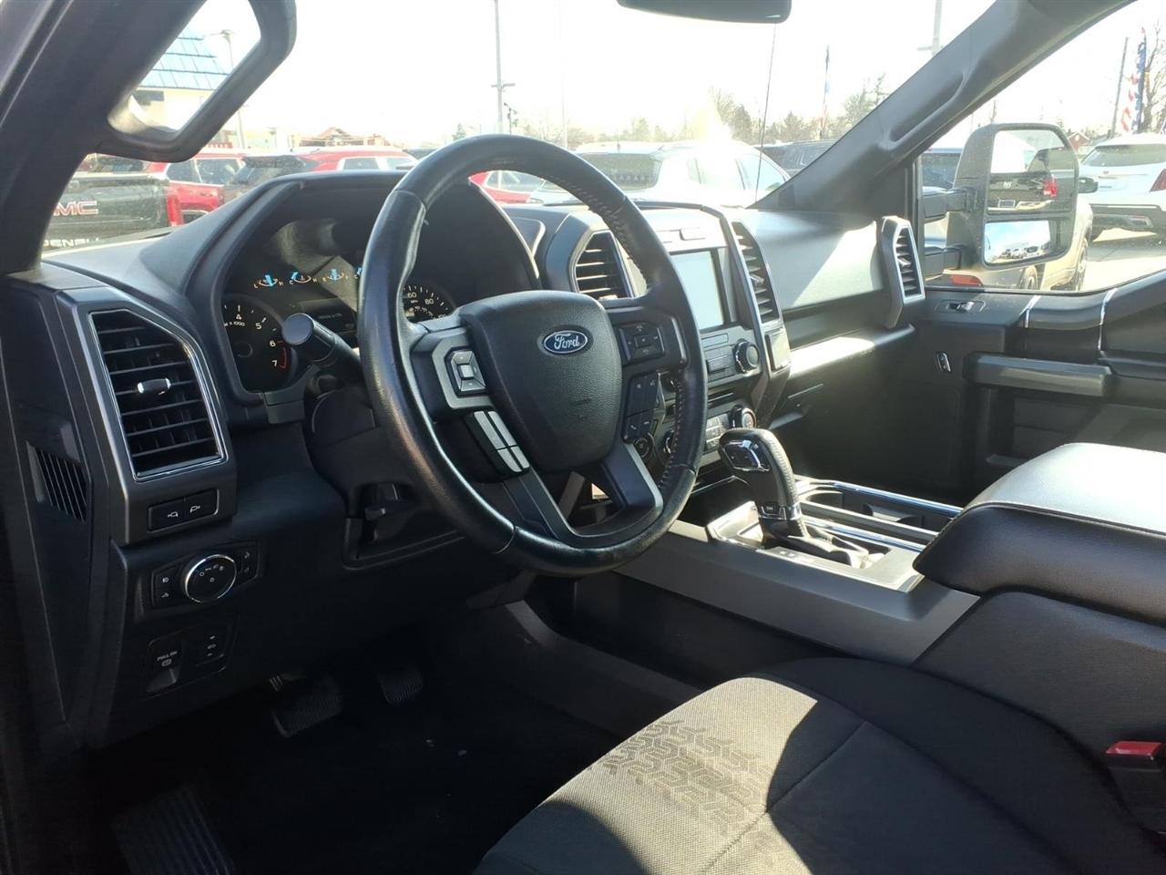 Ford F-150 Lariat 4WD SuperCab 8' Box 2018