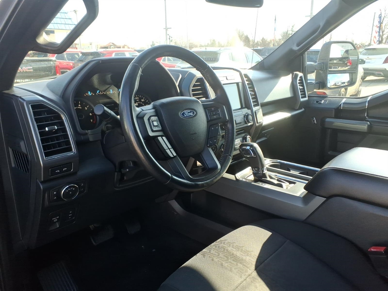 Ford F-150 Lariat 4WD SuperCab 8' Box 2018