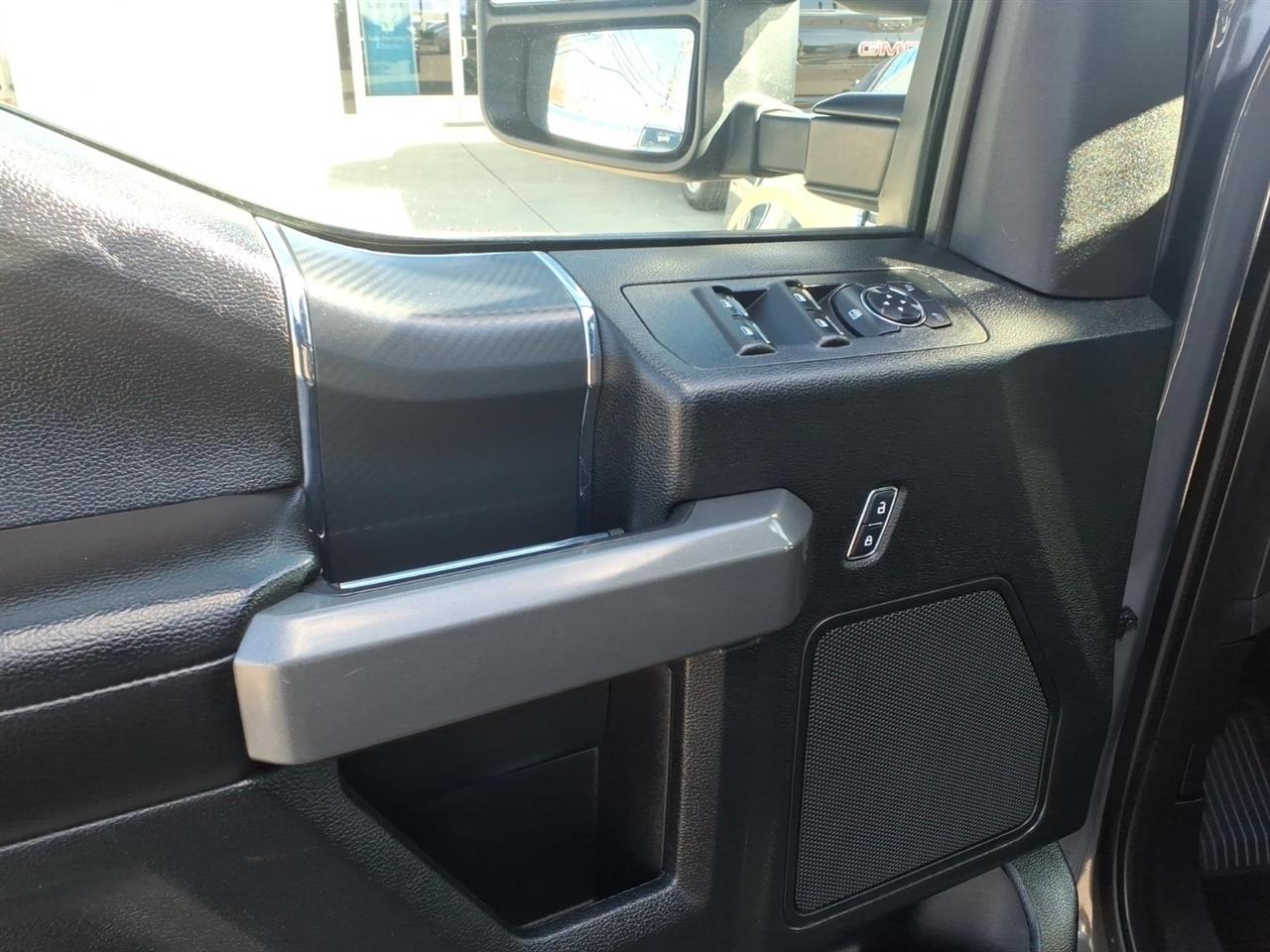 Ford F-150 Lariat 4WD SuperCab 8' Box 2018