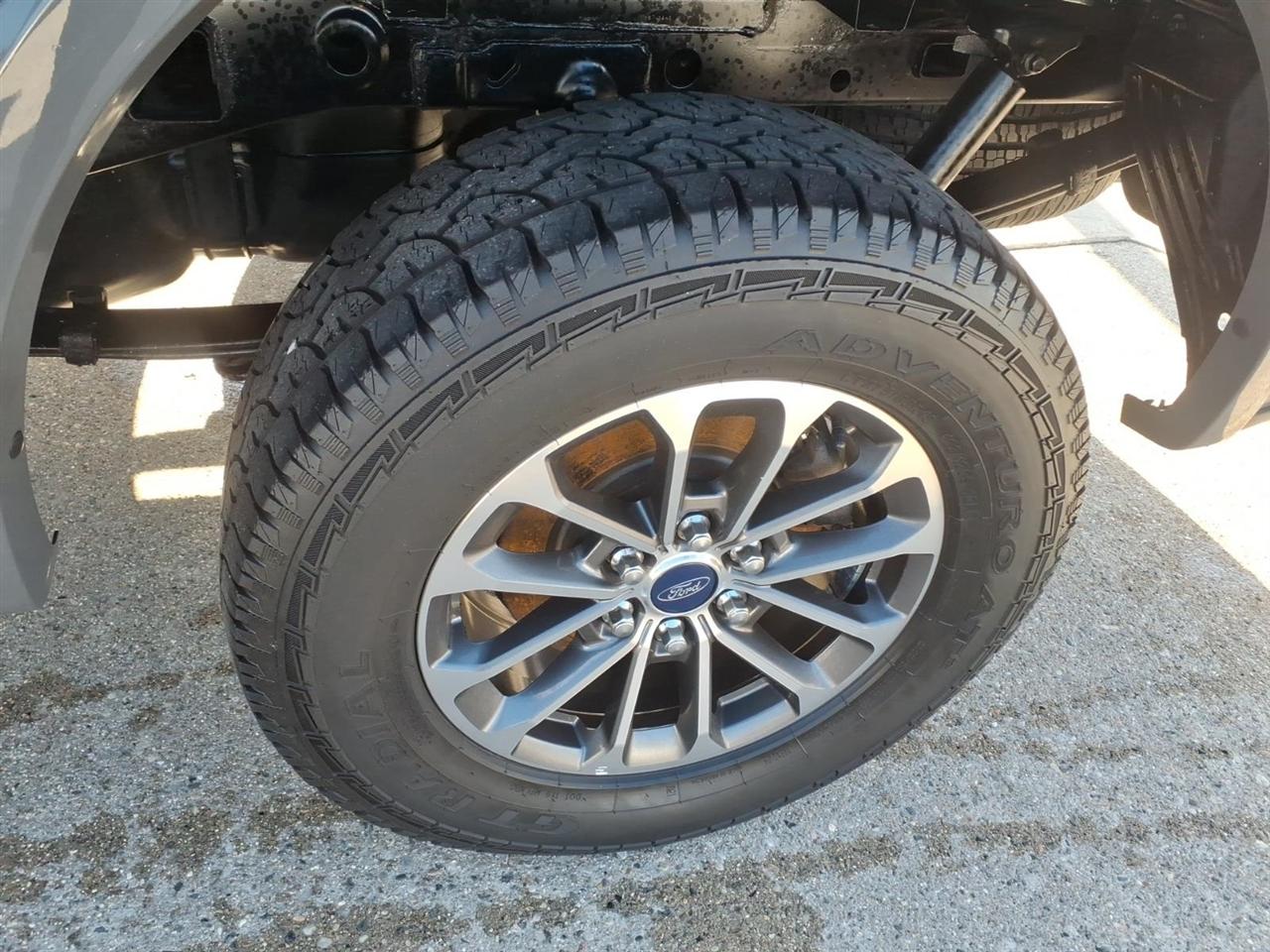 Ford F-150 Lariat 4WD SuperCab 8' Box 2018