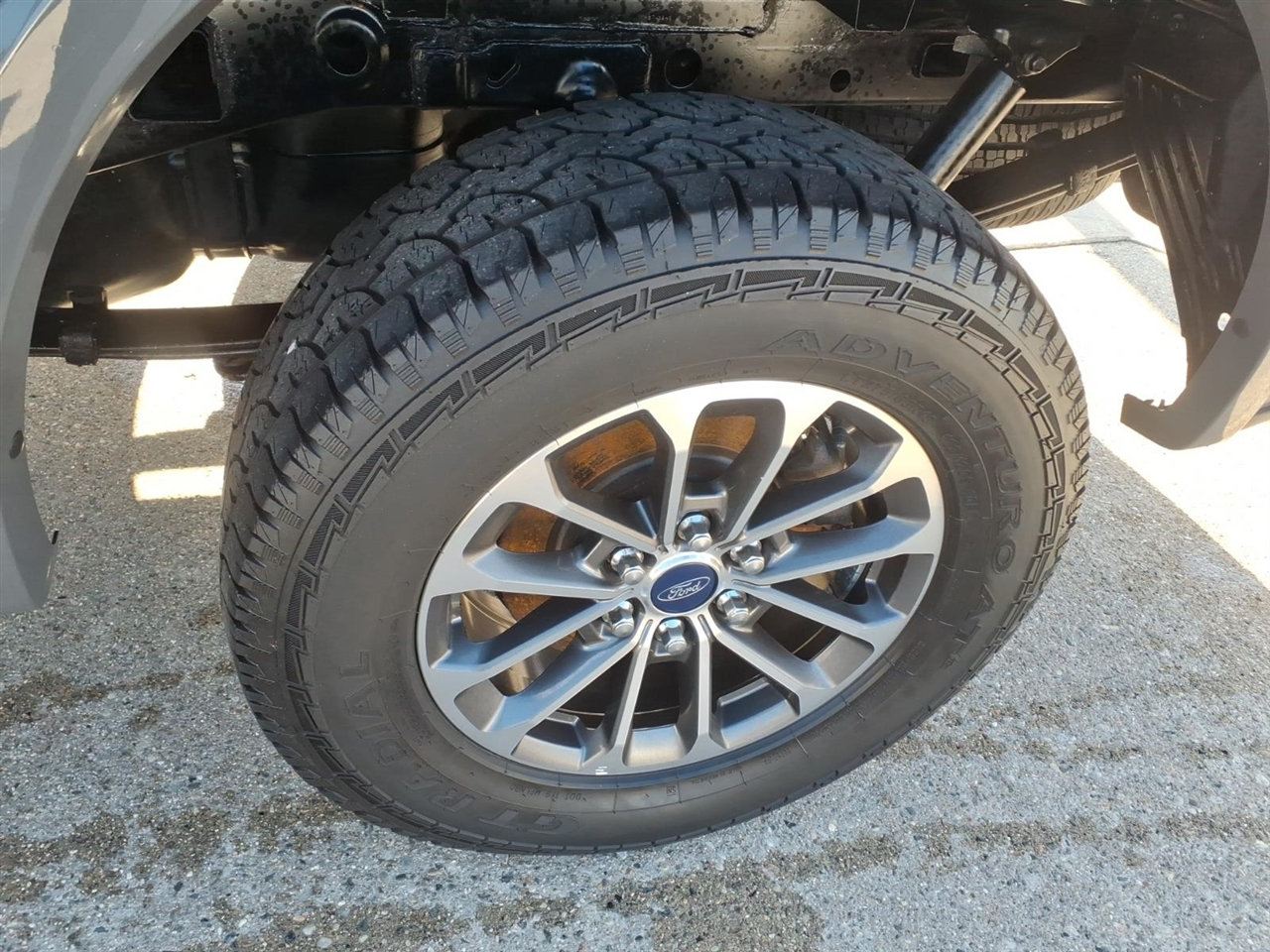 Ford F-150 Lariat 4WD SuperCab 8' Box 2018