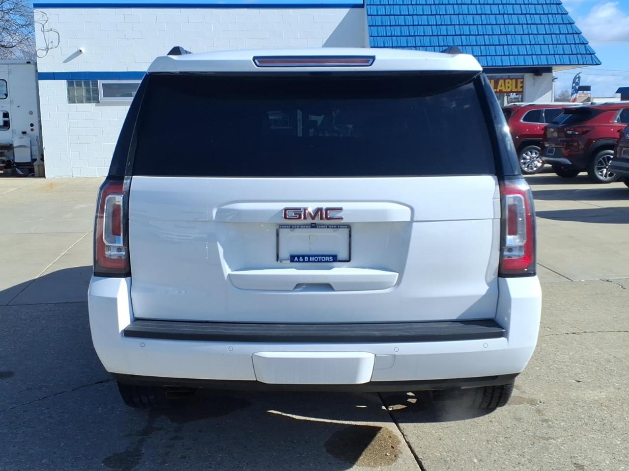 GMC Yukon 4WD 4dr SLT 2015