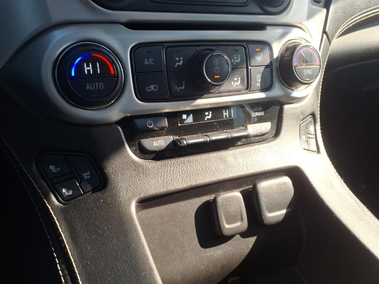 GMC Yukon 4WD 4dr SLT 2015