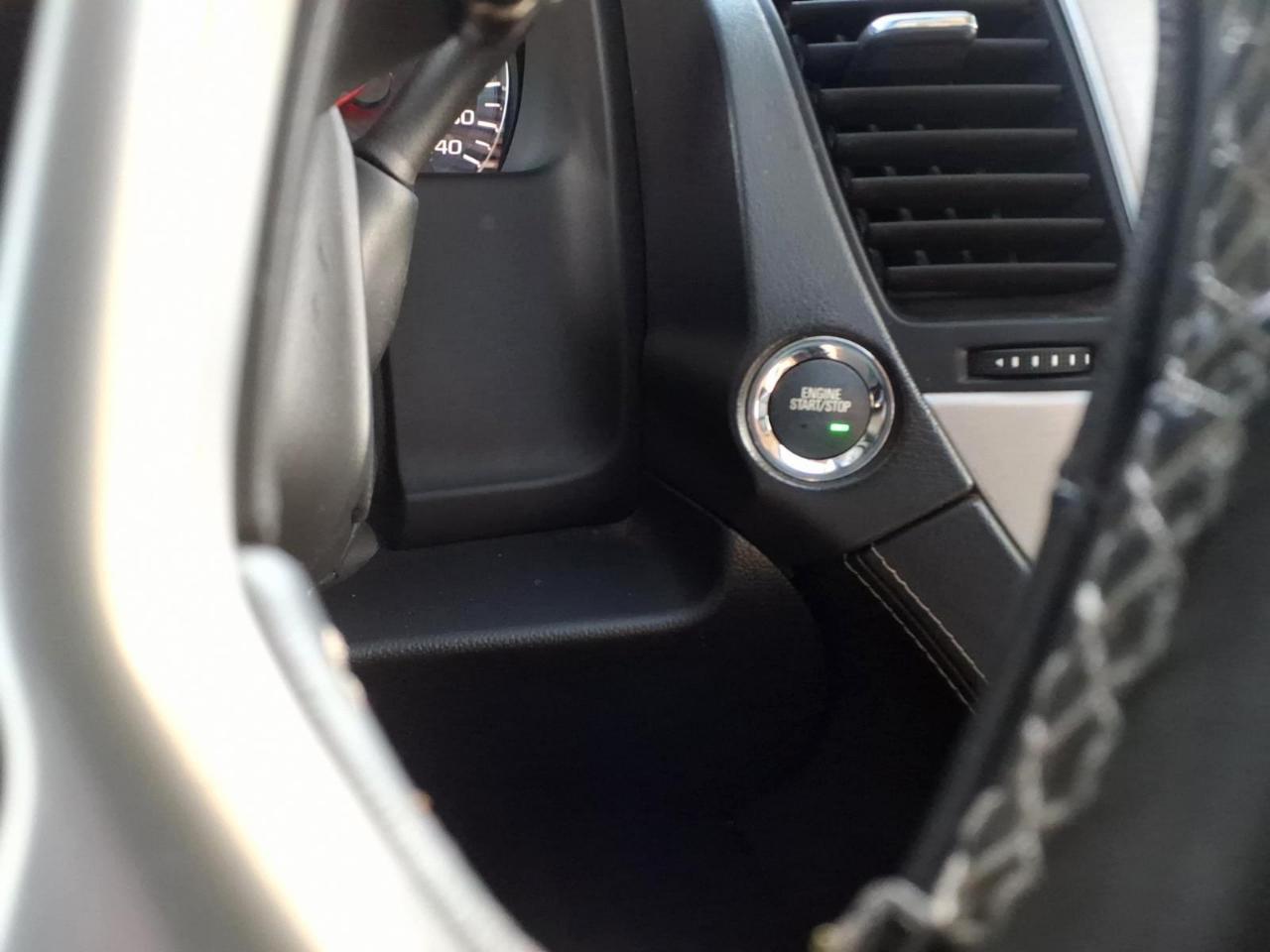 GMC Yukon 4WD 4dr SLT 2015