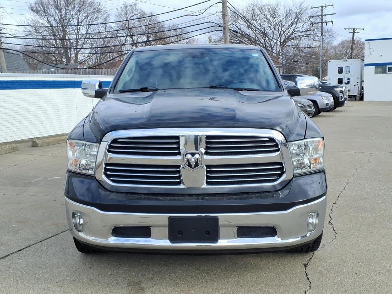 RAM 1500 4WD Crew Cab 140.5" SLT 2016