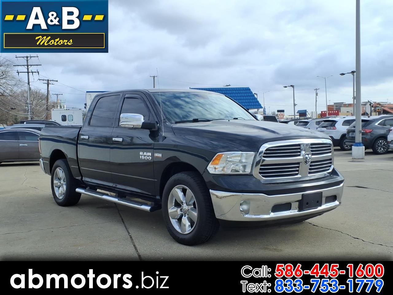 RAM 1500 4WD Crew Cab 140.5" SLT 2016