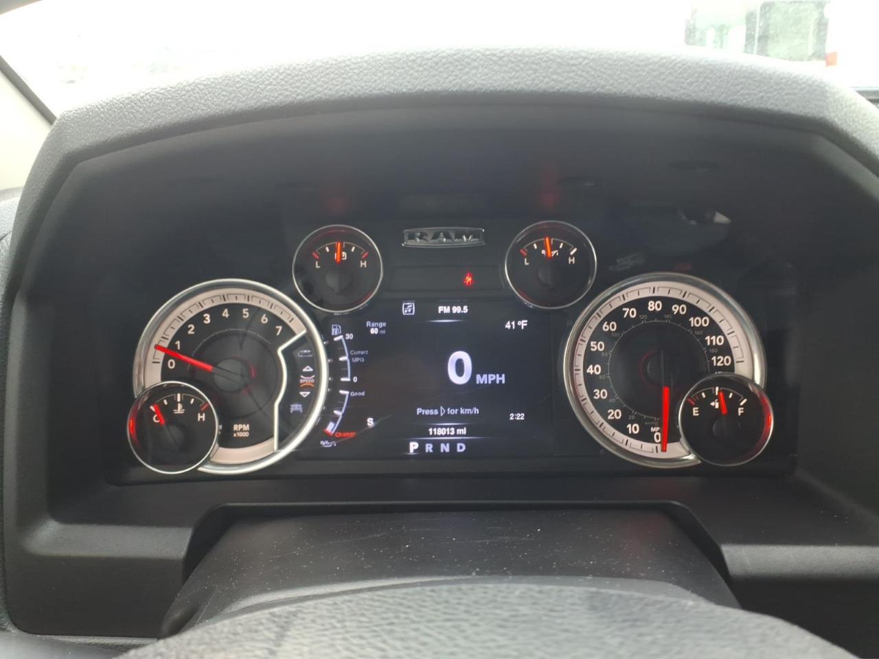 RAM 1500 4WD Crew Cab 140.5" SLT 2016