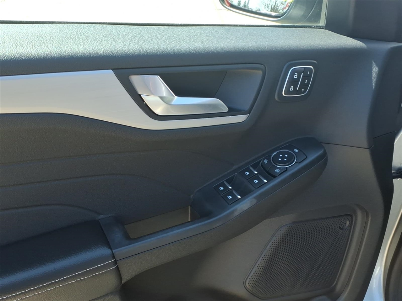 Ford Escape Platinum AWD 2023