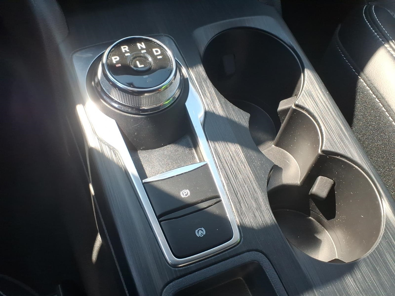 Ford Escape Platinum AWD 2023