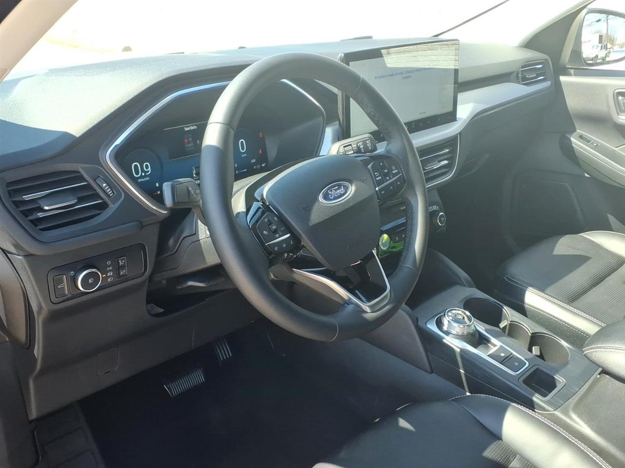 Ford Escape Platinum AWD 2023