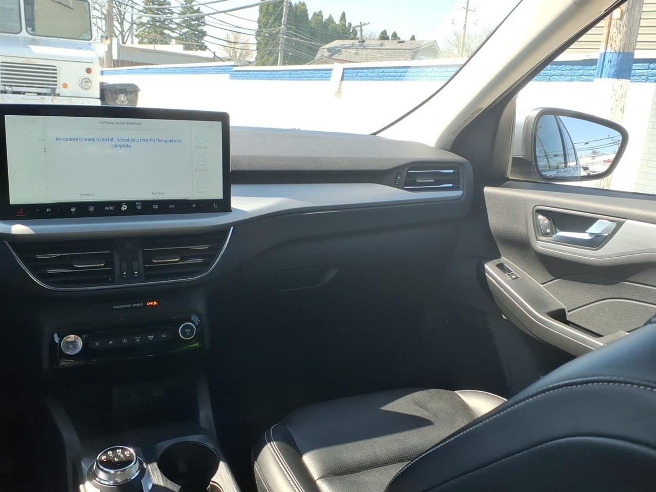 Ford Escape Platinum AWD 2023