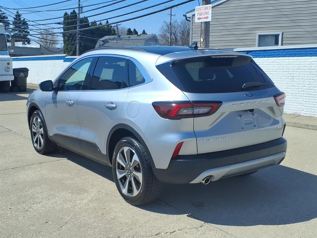 Ford Escape Platinum AWD 2023