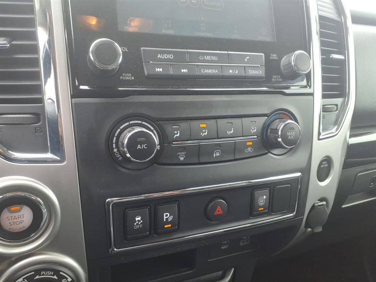 Nissan Titan 4x4 King Cab SV 2021