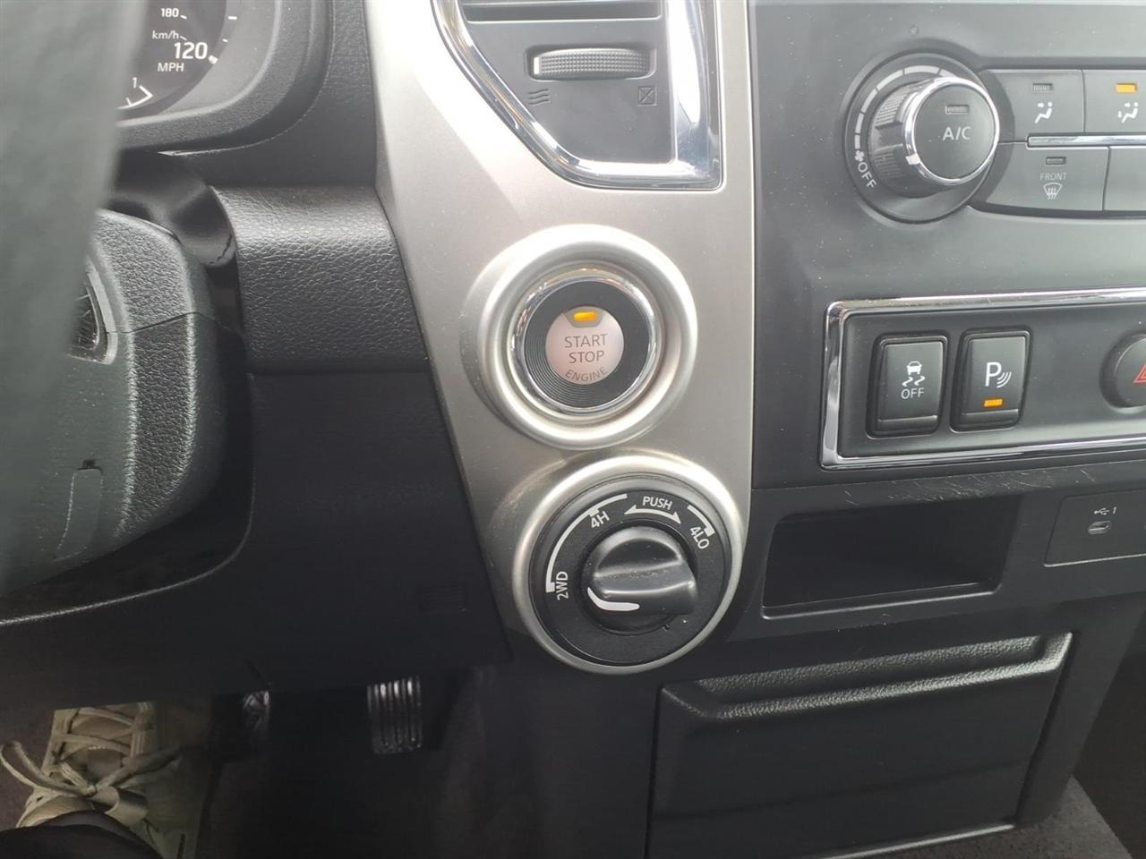 Nissan Titan 4x4 King Cab SV 2021