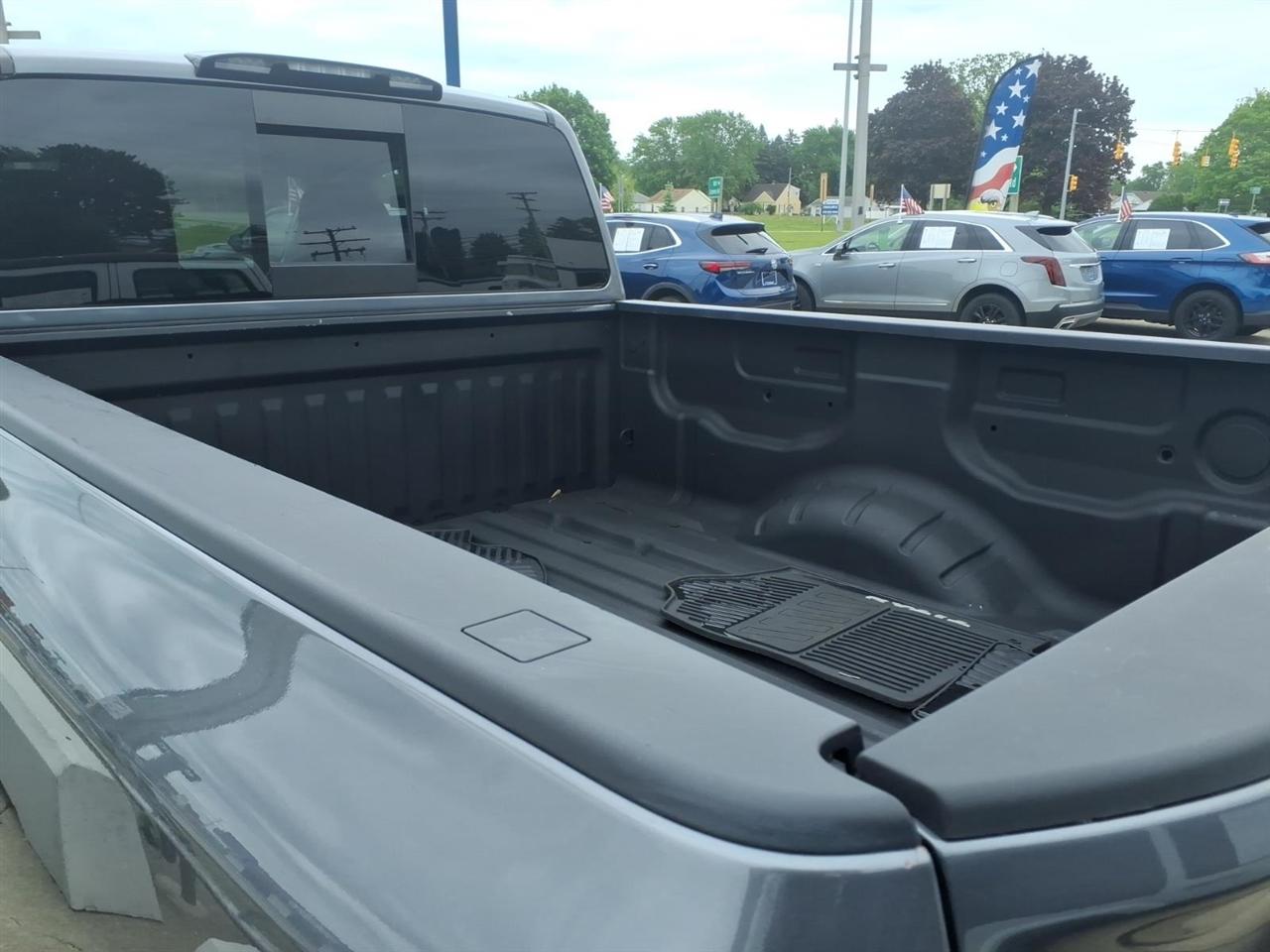 Nissan Titan 4x4 King Cab SV 2021