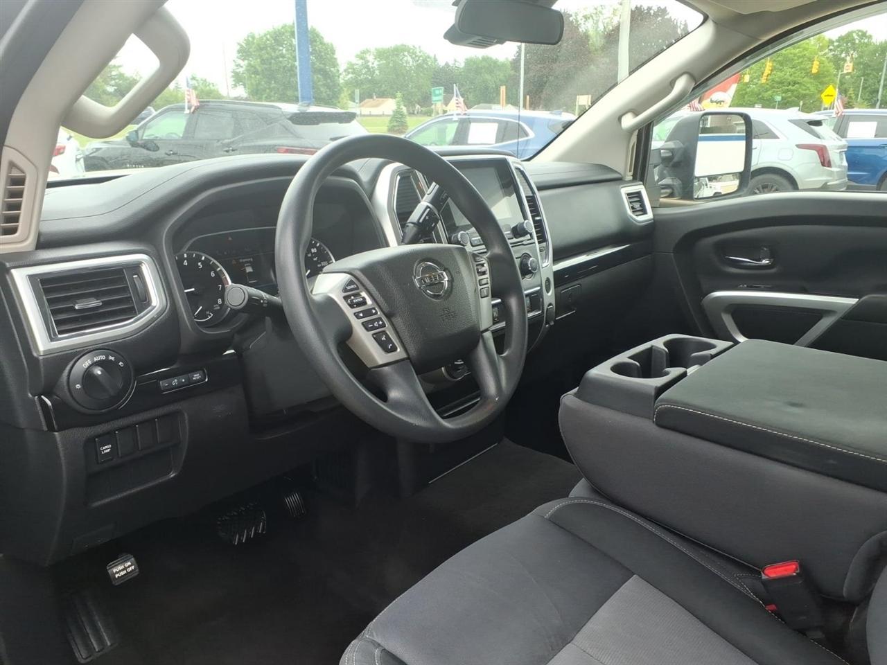 Nissan Titan 4x4 King Cab SV 2021