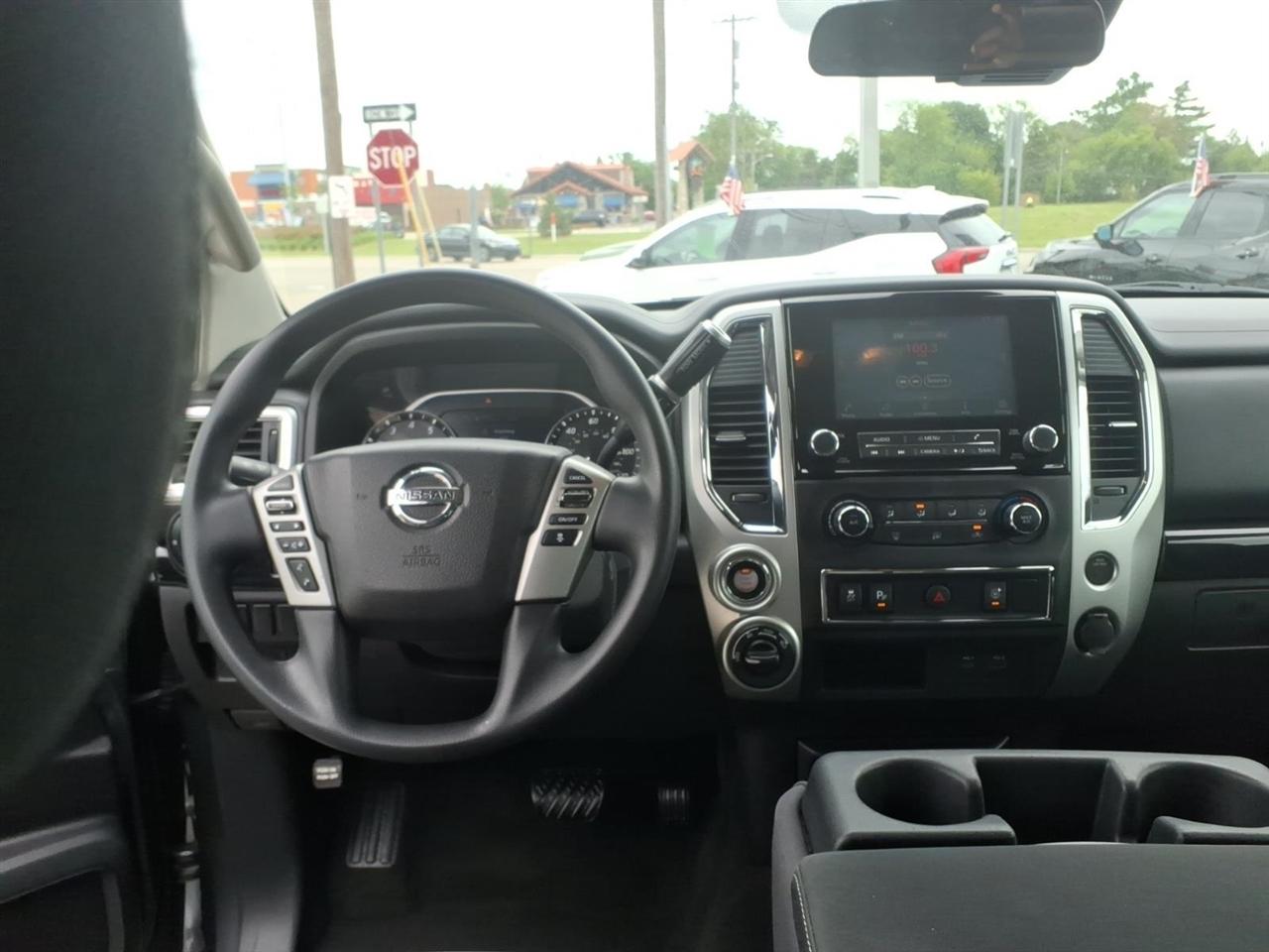 Nissan Titan 4x4 King Cab SV 2021