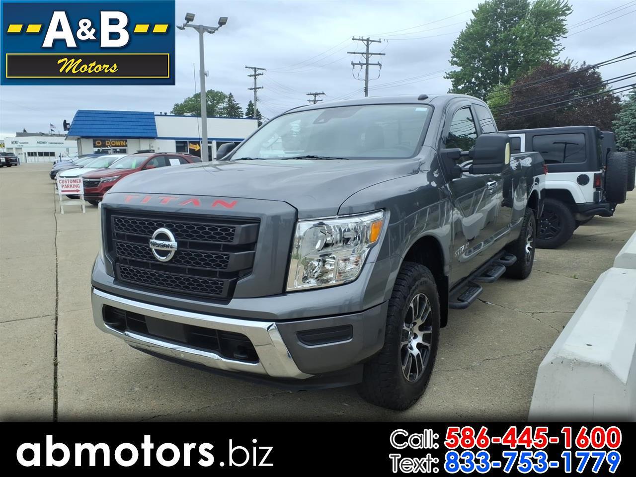 Nissan Titan 4x4 King Cab SV 2021