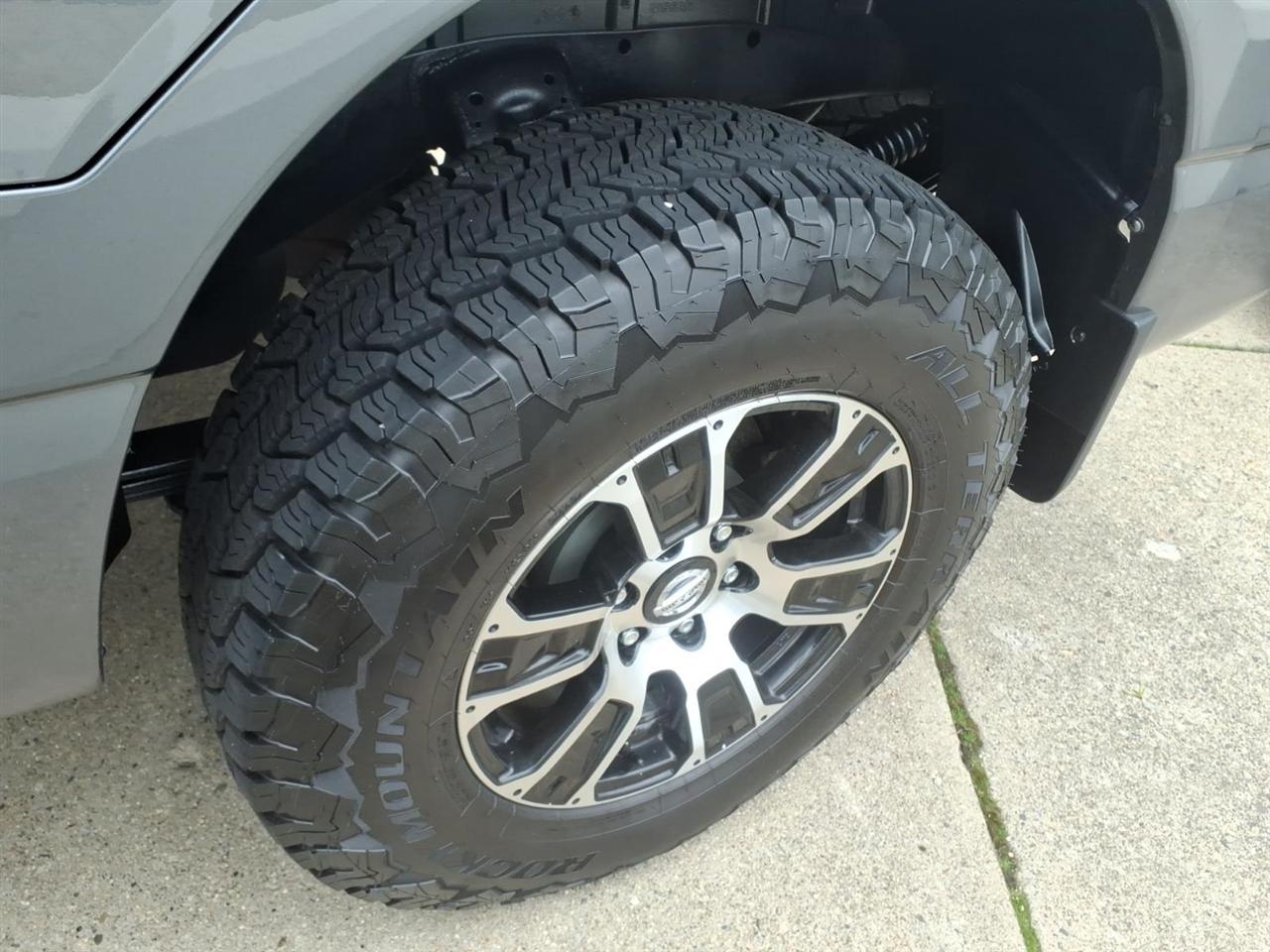 Nissan Titan 4x4 King Cab SV 2021