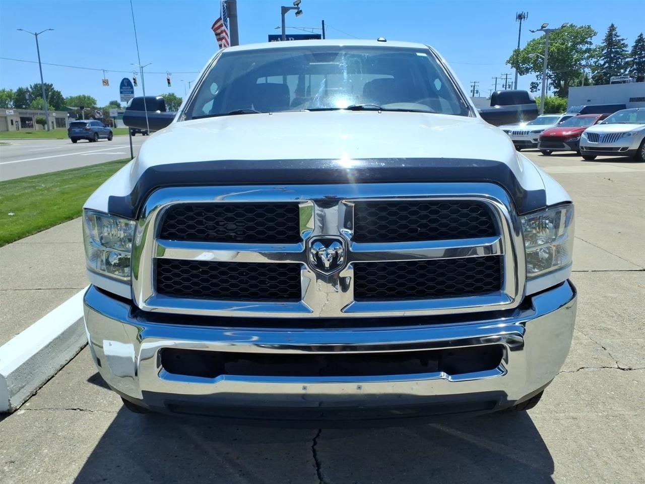 RAM 2500 Tradesman 4x4 Crew Cab 8' Box 2018