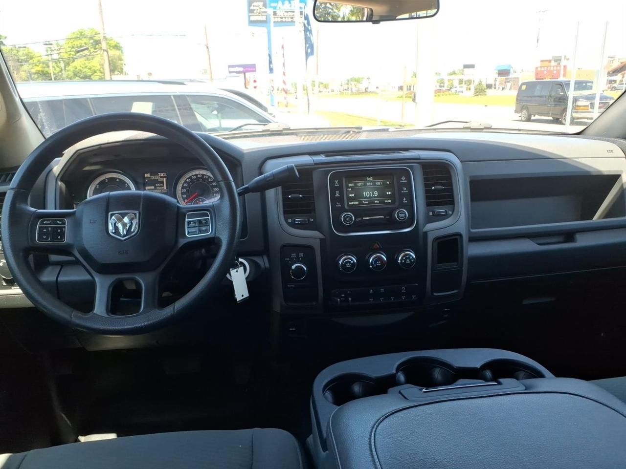RAM 2500 Tradesman 4x4 Crew Cab 8' Box 2018