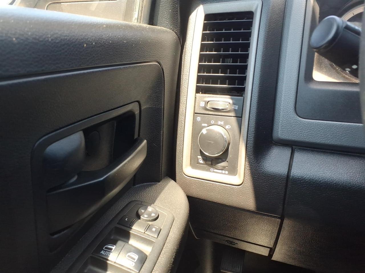 RAM 2500 Tradesman 4x4 Crew Cab 8' Box 2018