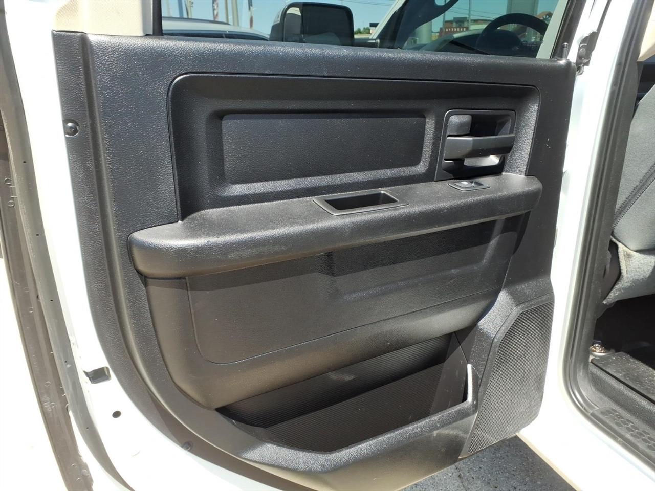 RAM 2500 Tradesman 4x4 Crew Cab 8' Box 2018