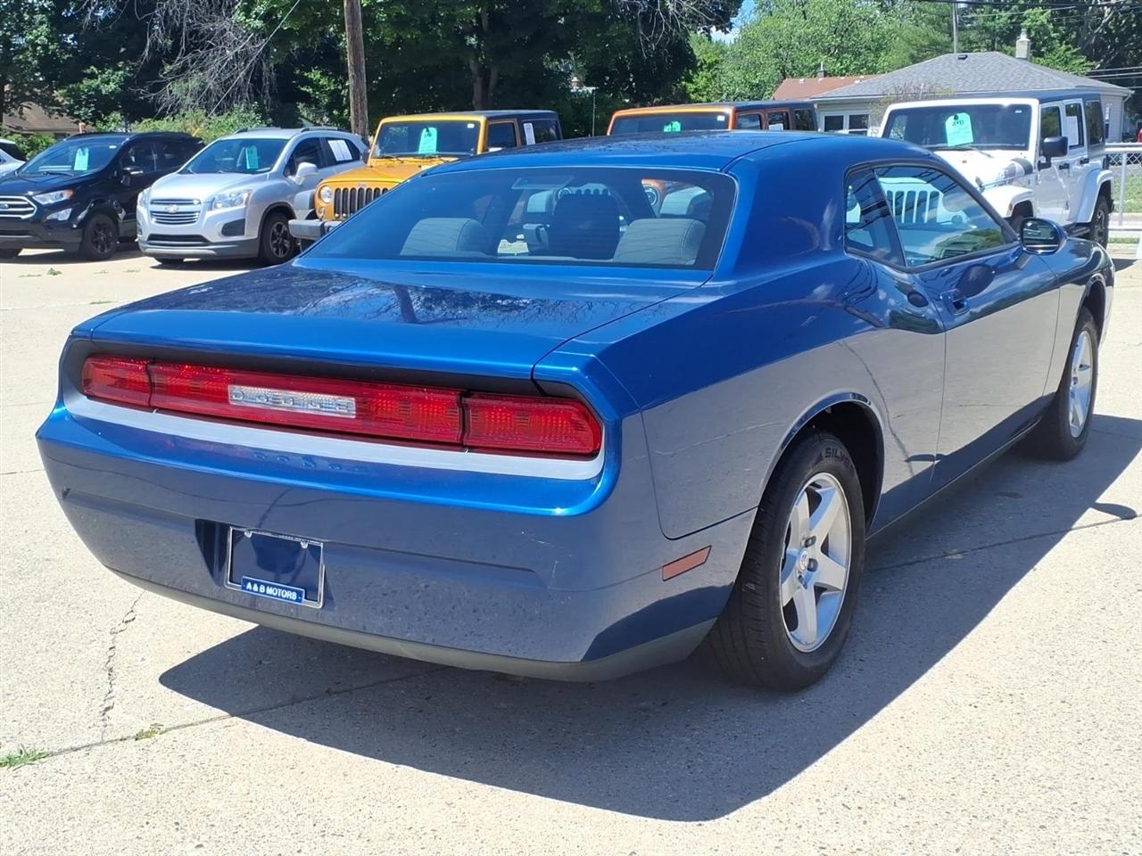 Dodge Challenger 2dr Cpe SE 2009