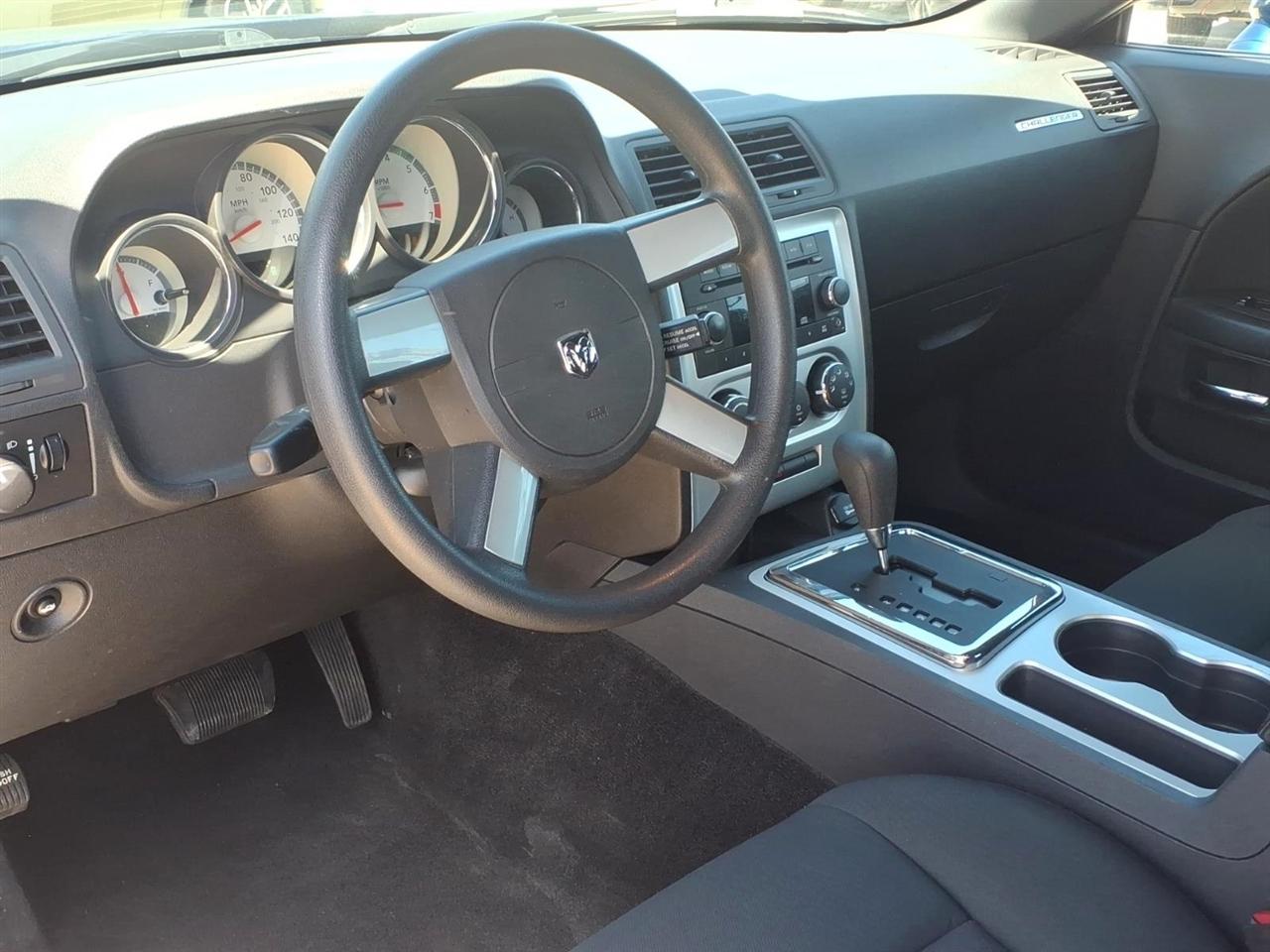 Dodge Challenger 2dr Cpe SE 2009
