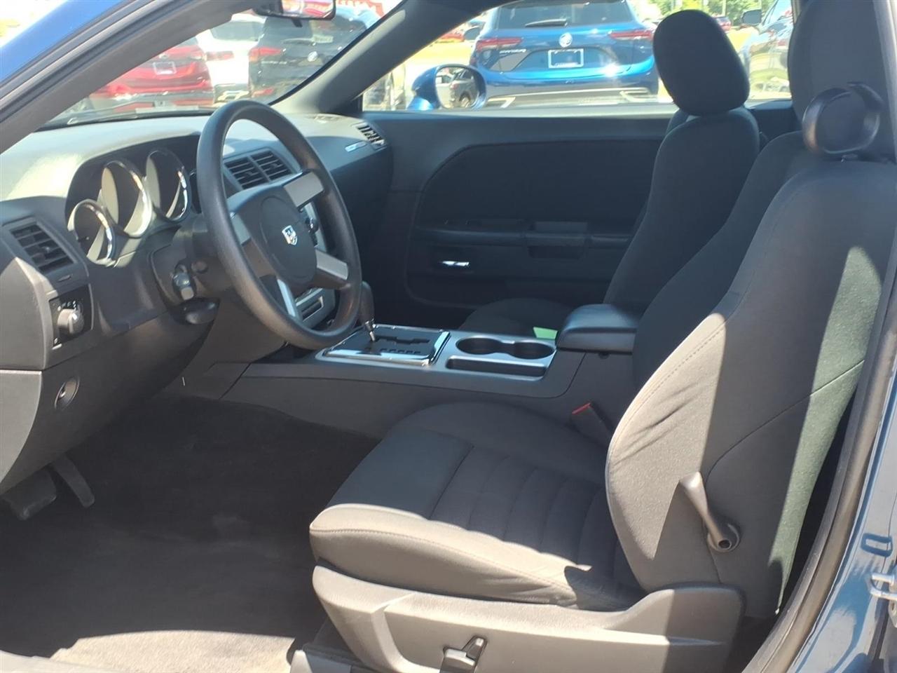 Dodge Challenger 2dr Cpe SE 2009