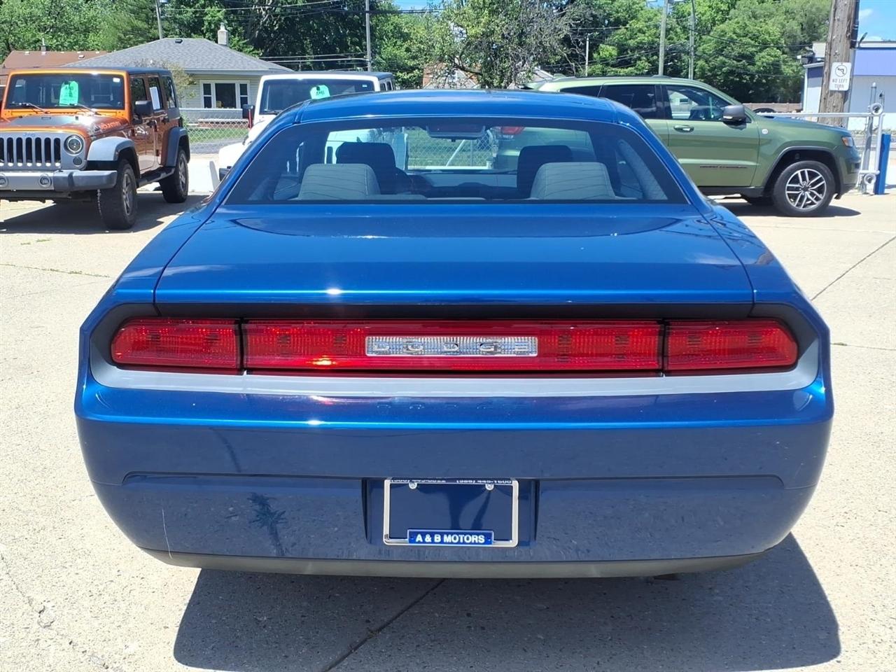 Dodge Challenger 2dr Cpe SE 2009
