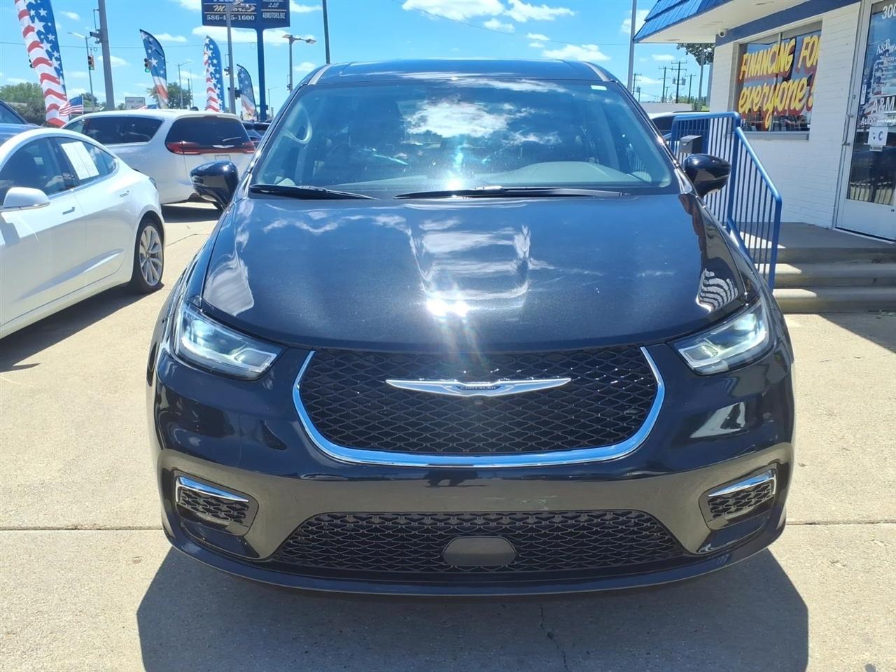 Chrysler Pacifica Touring L FWD 2024
