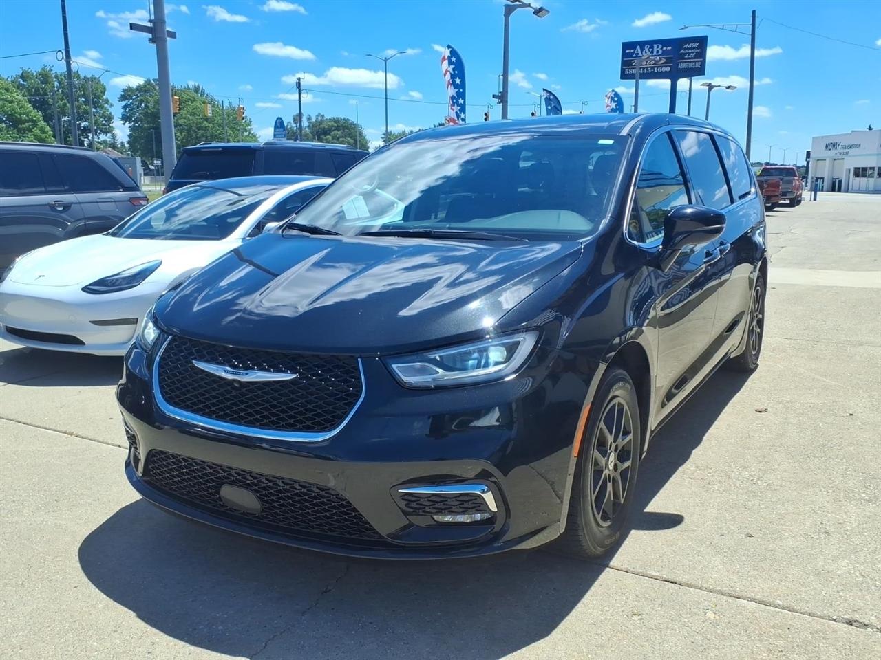 Chrysler Pacifica Touring L FWD 2024