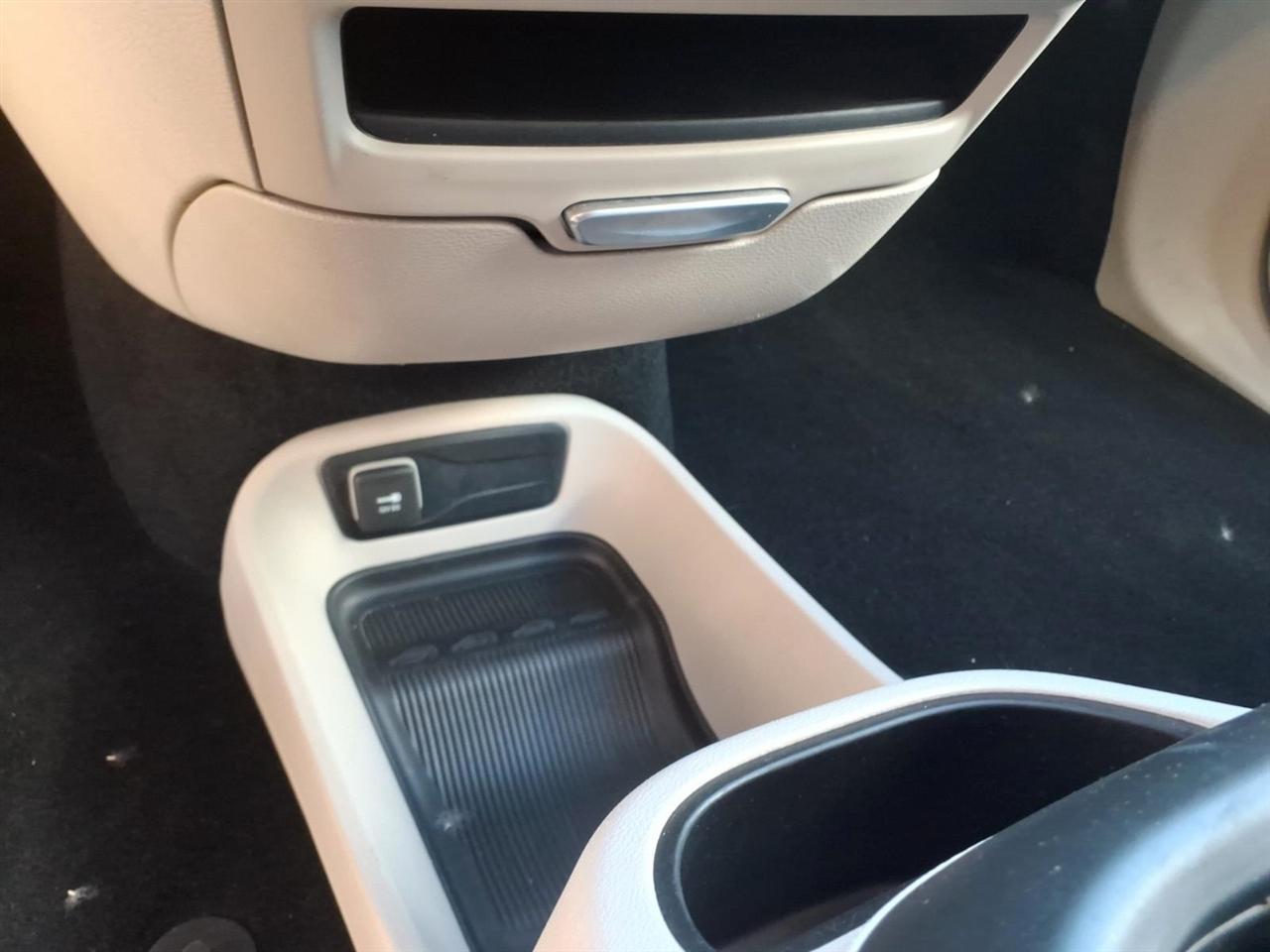 Chrysler Pacifica Touring L FWD 2024