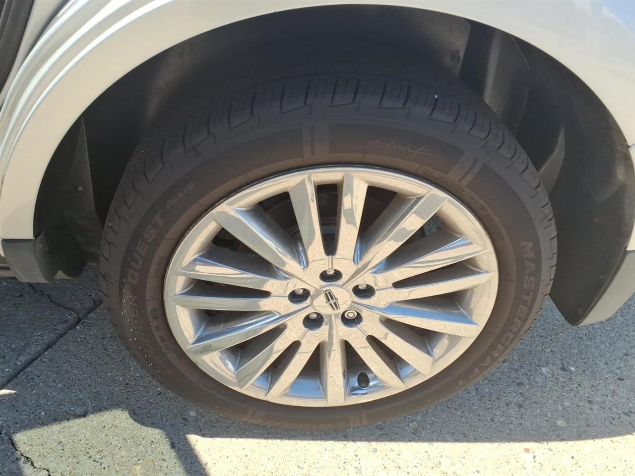 Lincoln MKX AWD 4dr 2012
