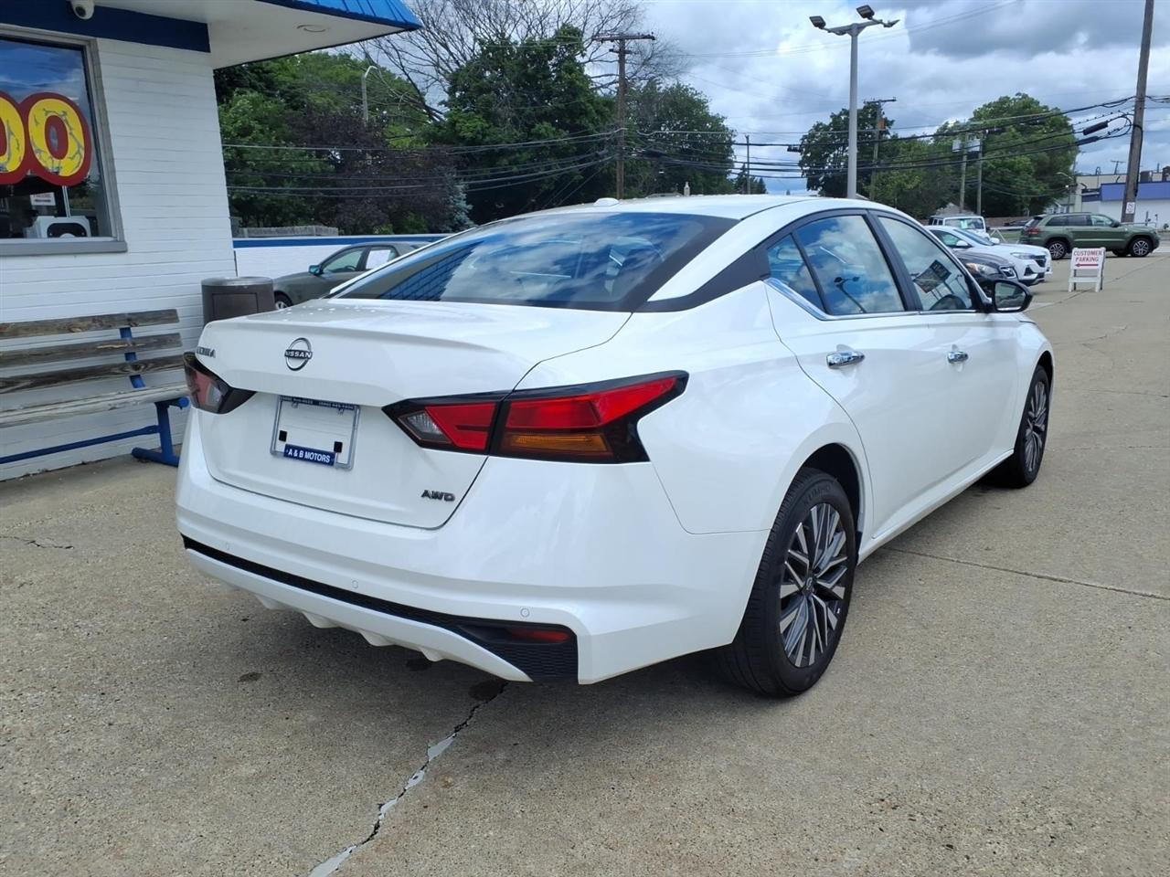Nissan Altima SV AWD 2025