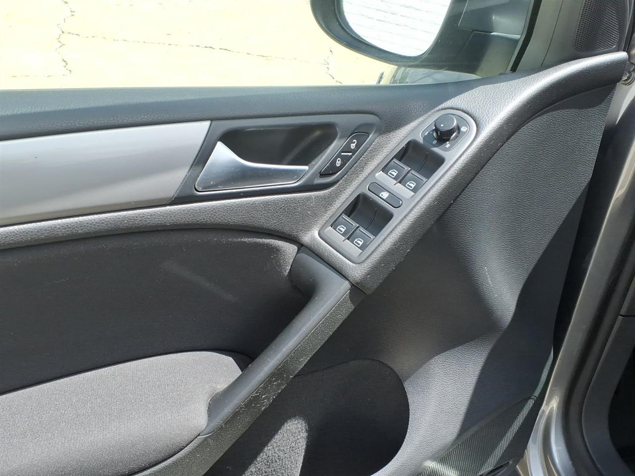Volkswagen Golf 4dr HB Auto PZEV 2014