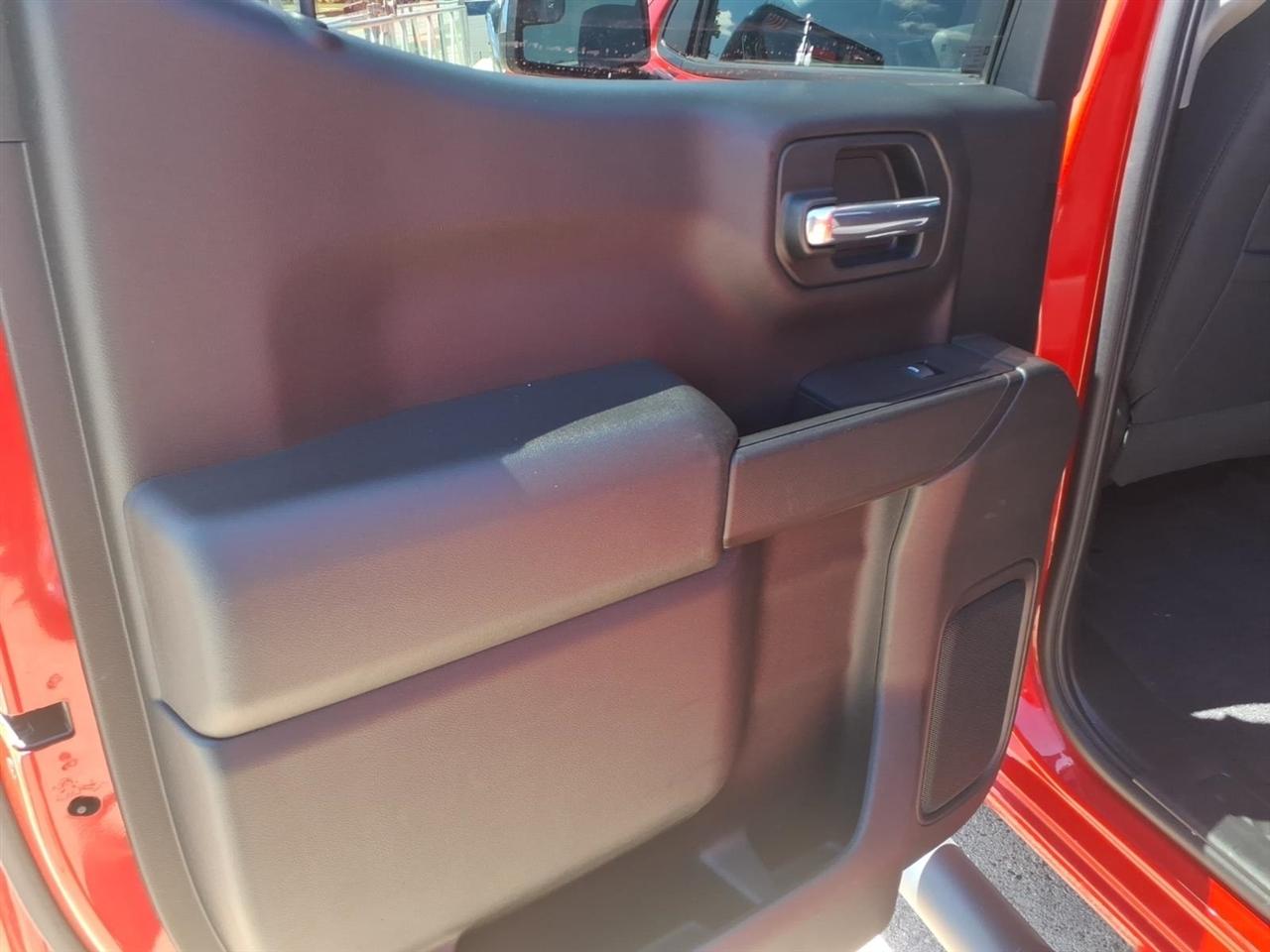 Chevrolet Silverado 1500 4WD Crew Cab 157" LT 2020