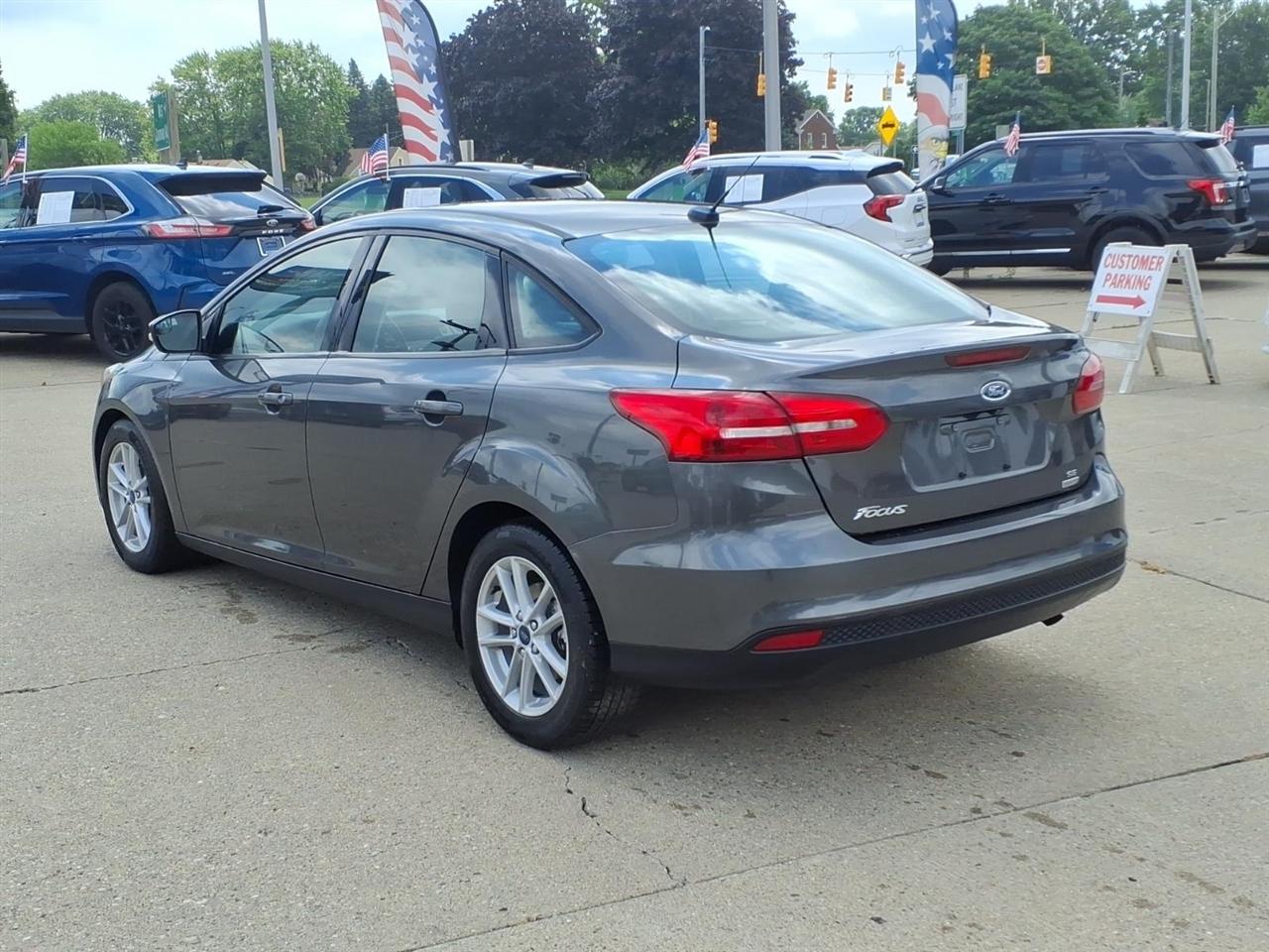 Ford Focus SE Sedan 2017