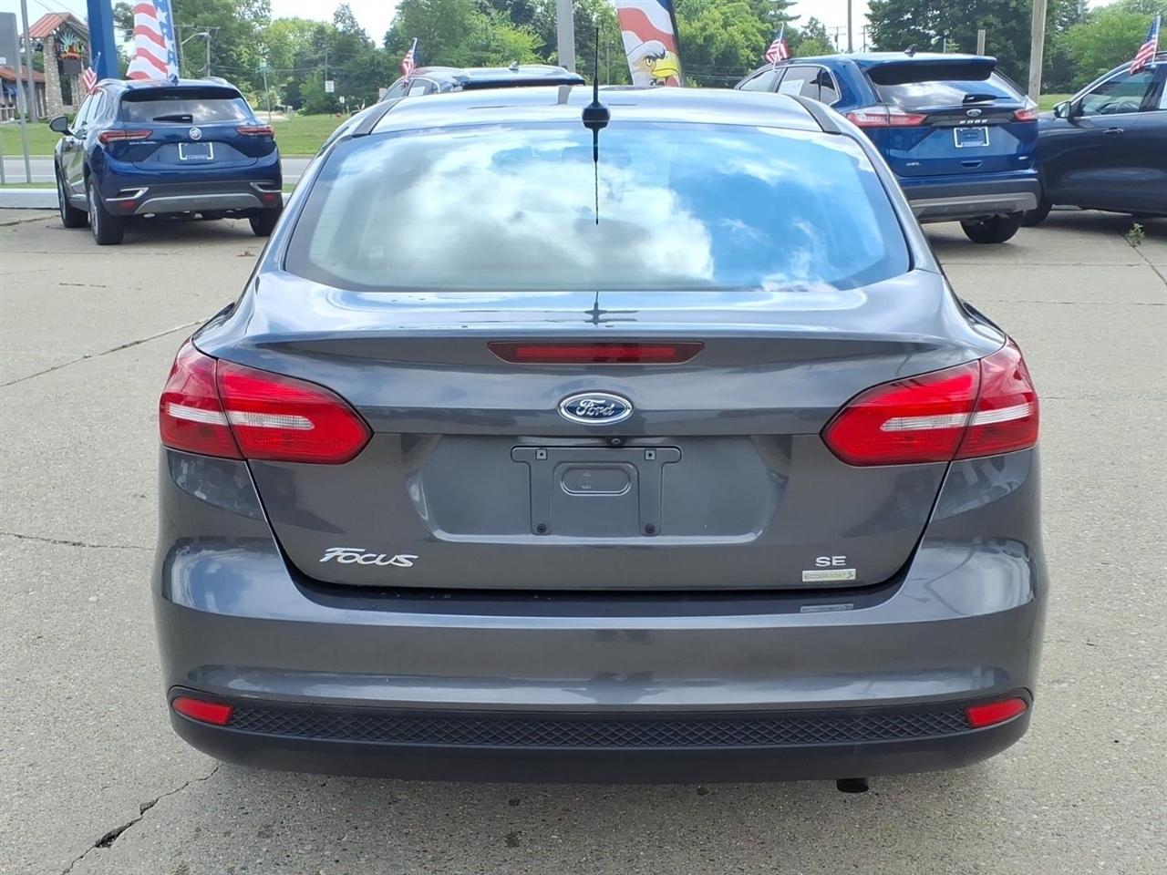 Ford Focus SE Sedan 2017