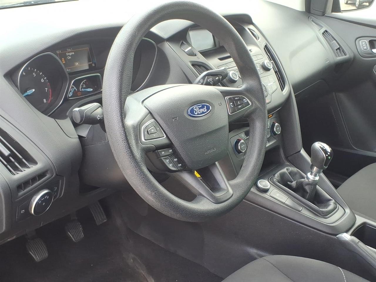 Ford Focus SE Sedan 2017
