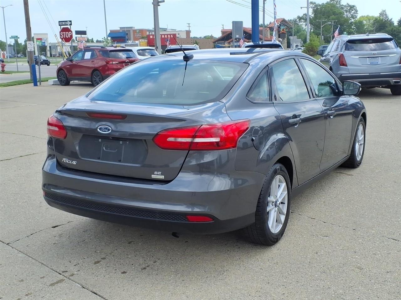 Ford Focus SE Sedan 2017