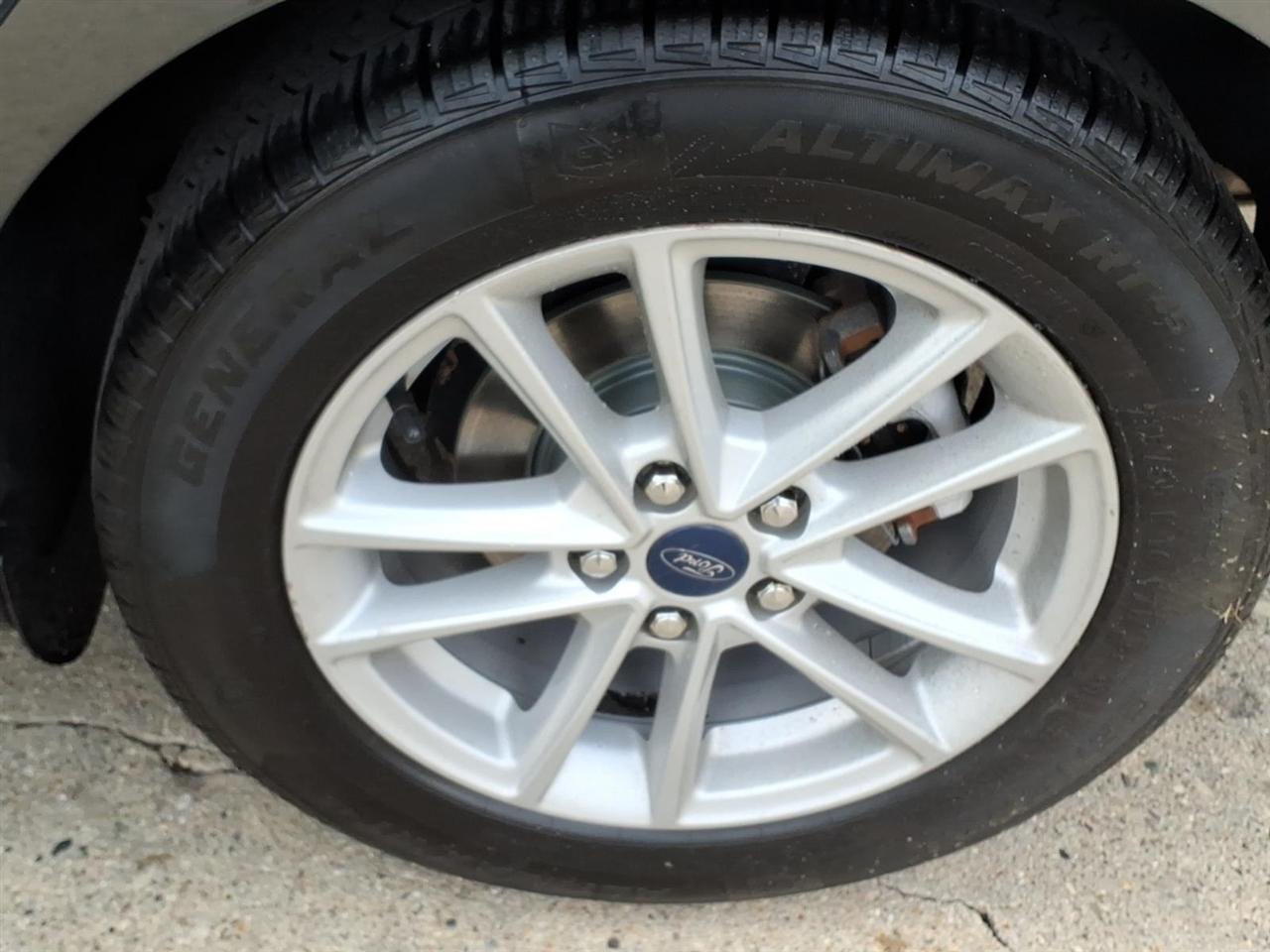 Ford Focus SE Sedan 2017