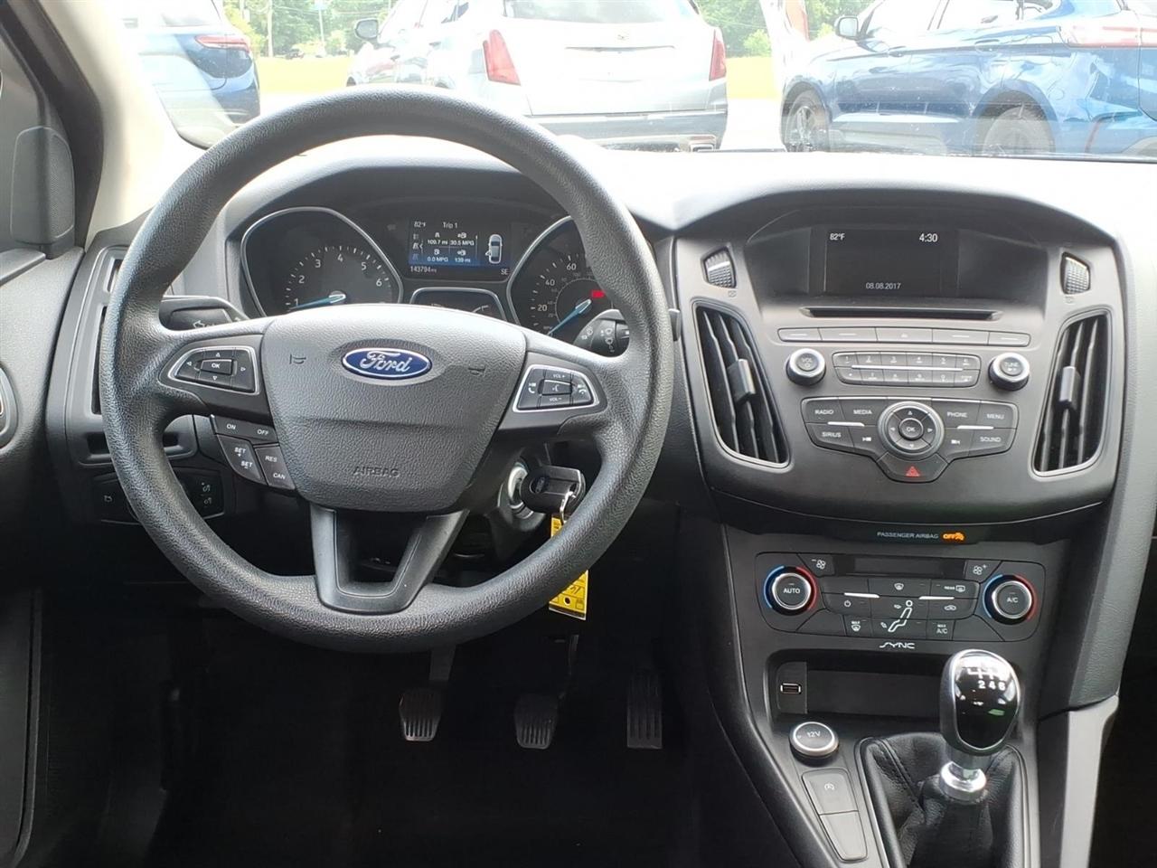 Ford Focus SE Sedan 2017