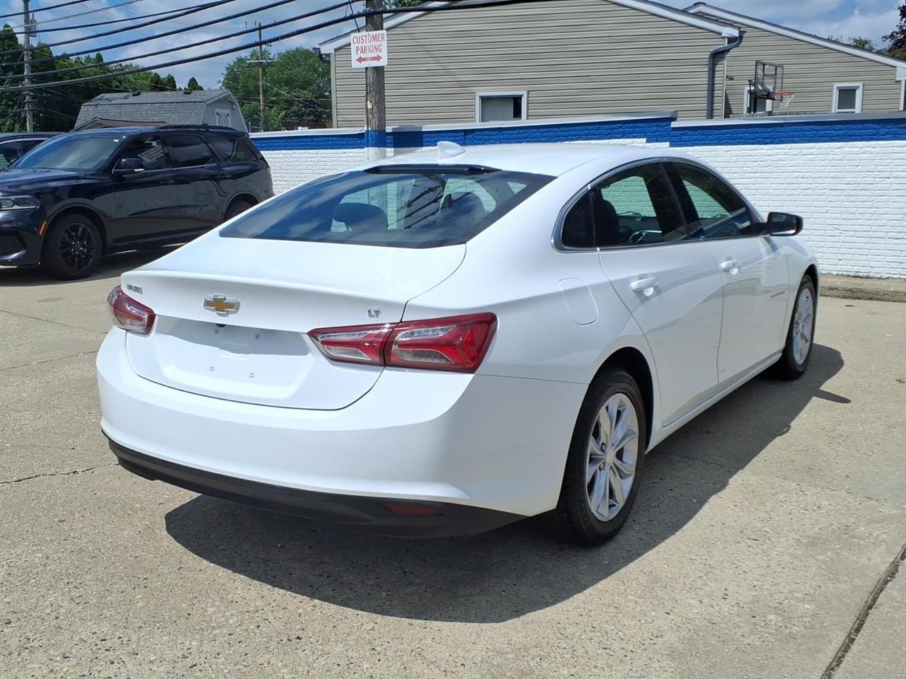 Chevrolet Malibu 4dr Sdn LT 2021