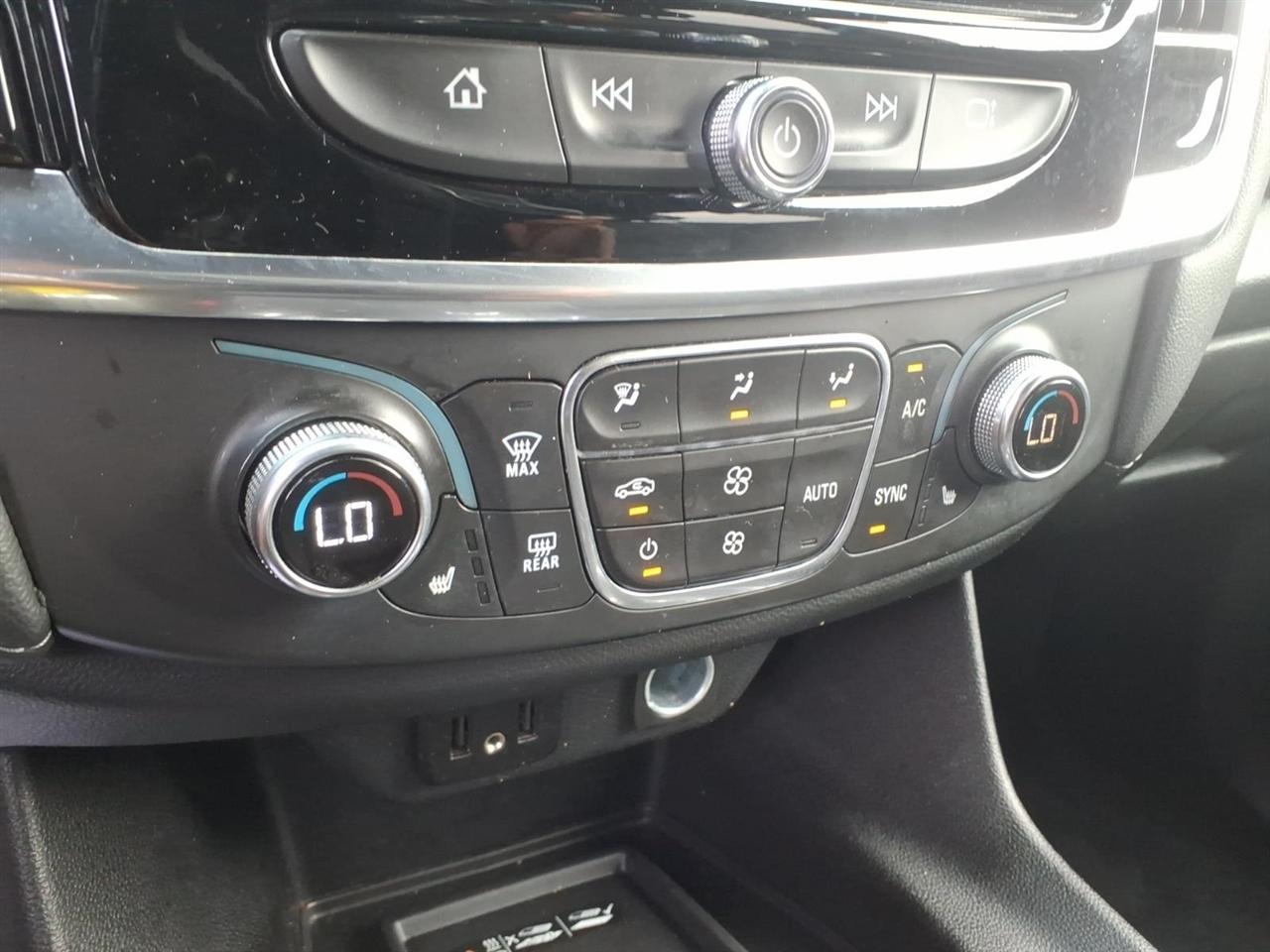 Chevrolet Traverse FWD 4dr LT Cloth w/1LT 2023